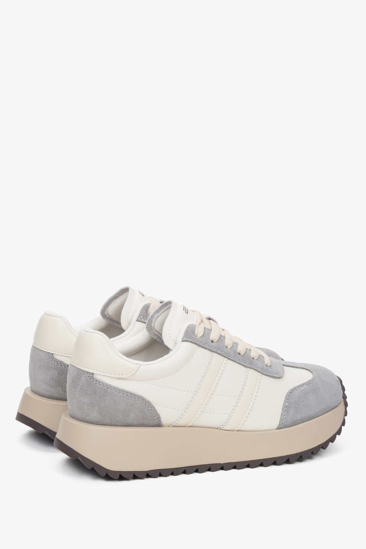 Ze skóry naturalnej i weluru, beżowo-szare sneakersy damskie ES8 ER00116894.