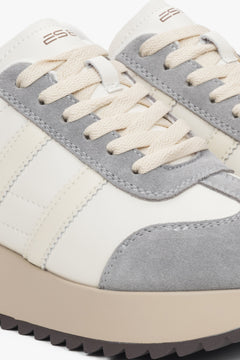 Beżowo-szare sneakersy damskie ES8 ER00116894, ze skóry naturalnej i weluru.