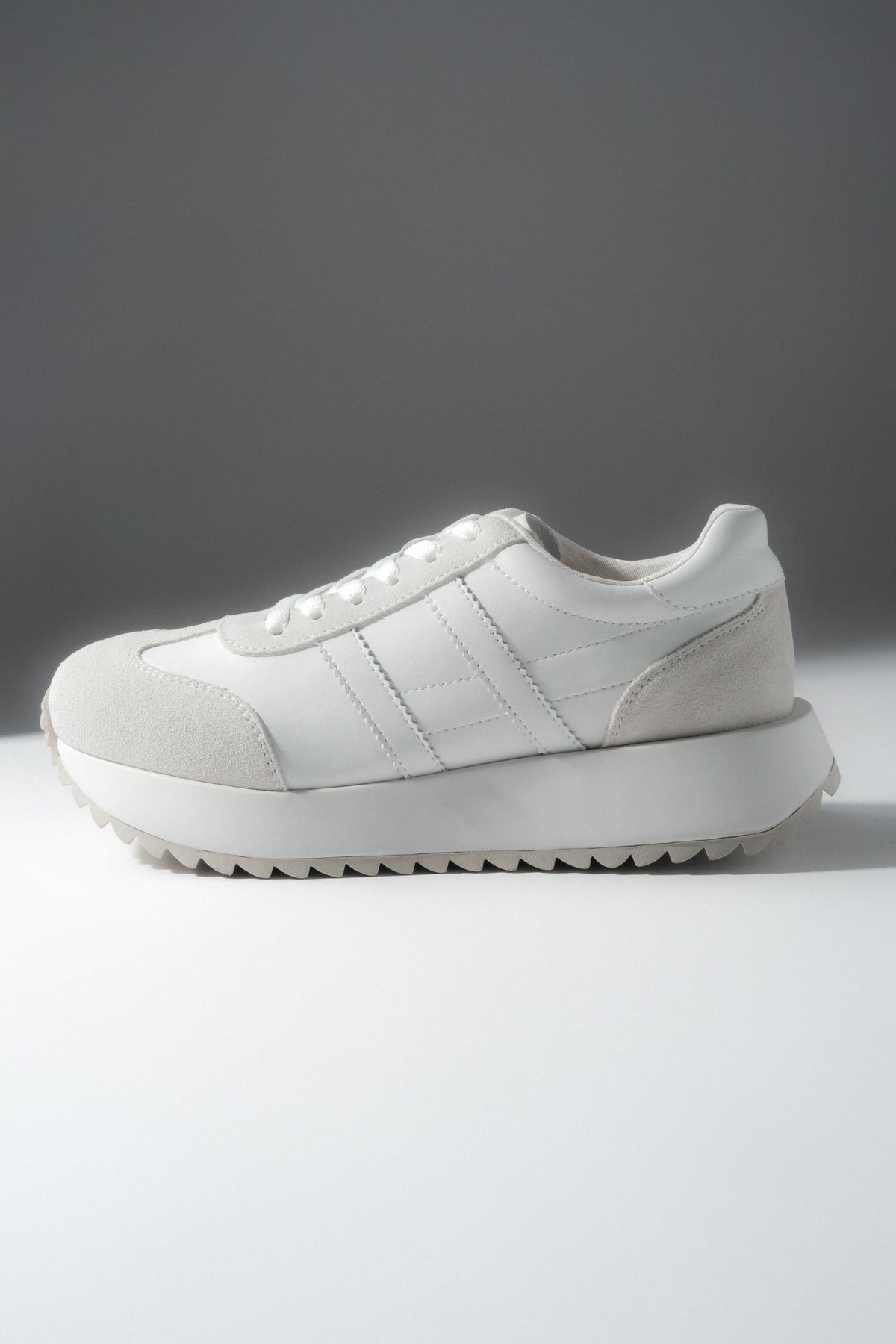 Sneakersy damskie, białe, ze skóry naturalnej i weluru, ES8.