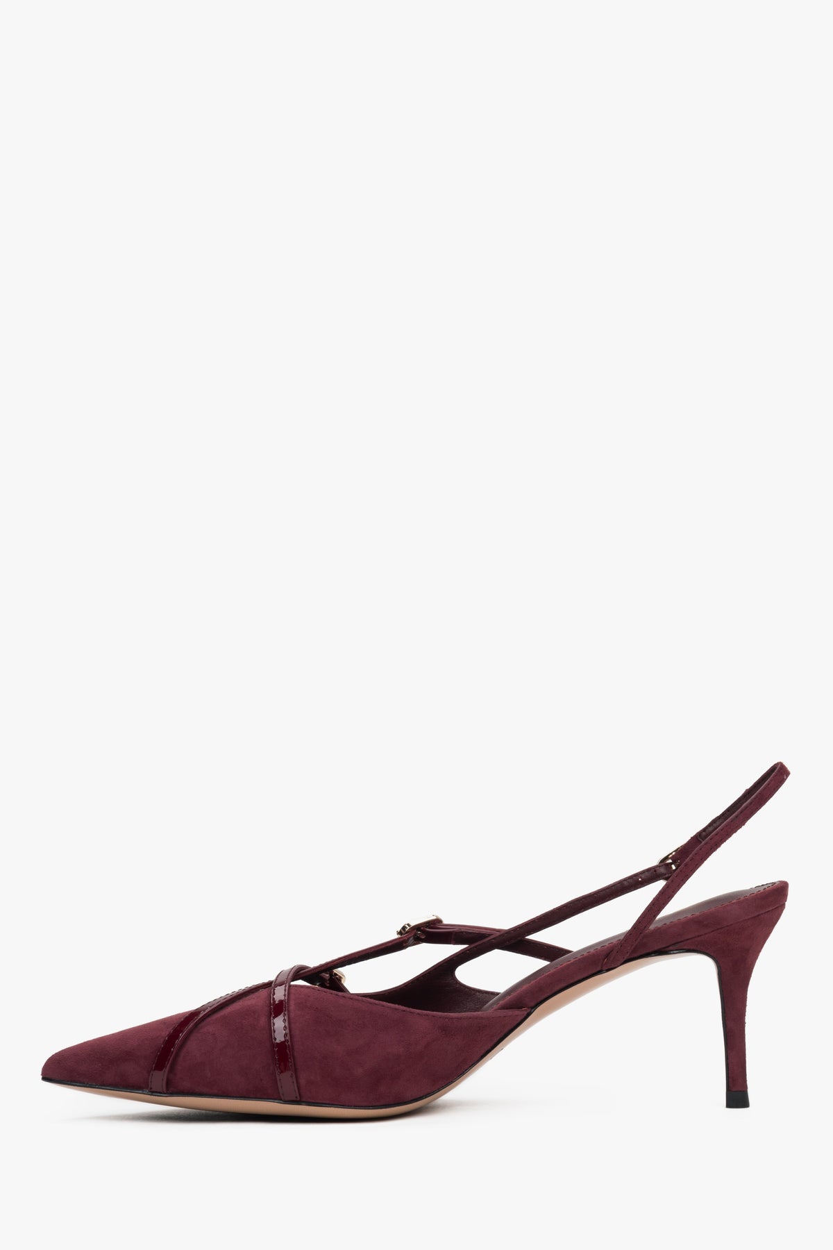 Stylowe bordowe czółenka damskie Estro, uszyte z przyjemnego w dotyku weluru, typu slingback, dodające szyku i głębi kolorystycznej.