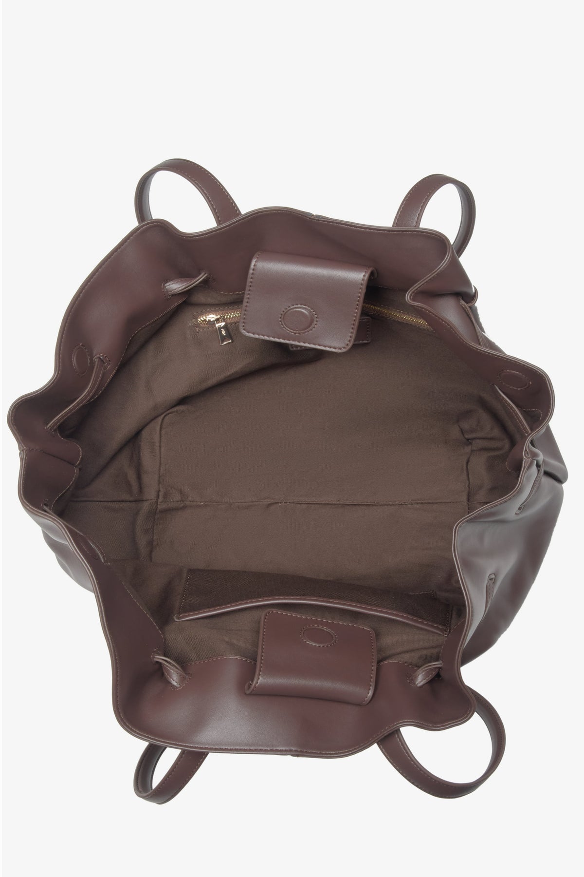 Elegancka torba na ramię Estro ER00116611 z ciemnobrązowej skóry naturalnej, wyposażona w długie rączki - wnętrze.