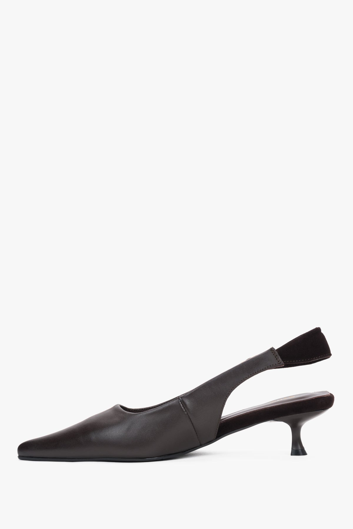 Damskie ciemnobrązowe czółenka typu slingback na obcasie kitten heel Estro.