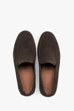 Loafersy męskie, ciemnobrązowe, z miękkiego weluru naturalnego, Estro.