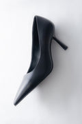 Czarne buty damskie na obcasie w szpic ze skóry naturalnej Estro ER00117995.