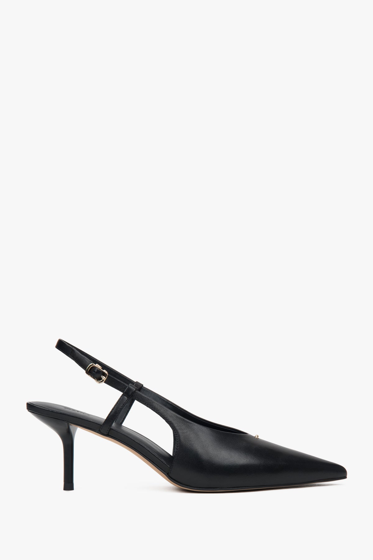Czarne czółenka damska z odkrytą piętą typu slingback na stabilnej szpilce Estro ER00116919.