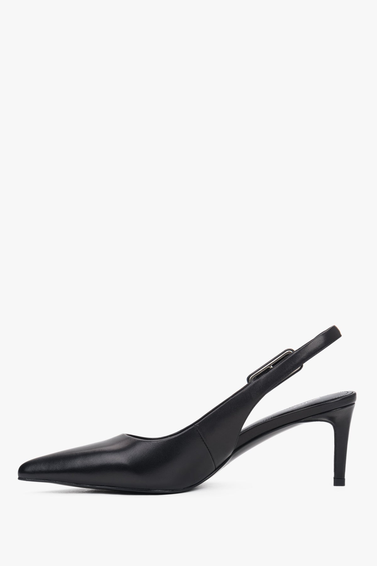Damskie czarne czółenka typu slingback ze skóry naturalnej na stabilnej szpilce Estro.