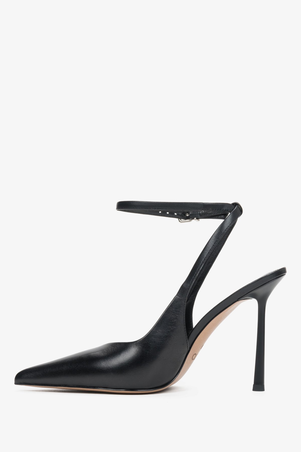 Damskie czarne czółenka z odkrytą piętą typu slingback ze skóry naturalnej Estro.