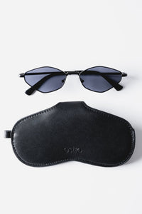 Czarne etui na okulary ze skóry naturalnej Estro ER00119893.