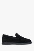 Czarne loafersy damskie na zimę z weluru naturalnego i futrzanym wsadem Estro ER00118203.