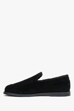 Czarne loafersy damskie z weluru naturalnego ocieplane sztucznym futrem Estro.
