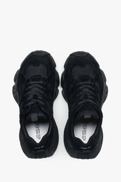 Z miękkiego weluru, czarne sneakersy damskie na sprężystej platformie ES8.
