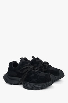 Czarne sneakersy damskie ES8, na sprężystej platformie, z miękkiego weluru.