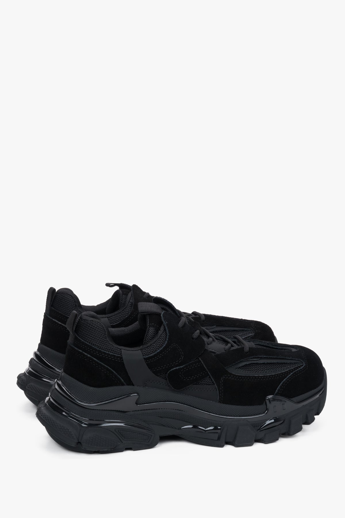 Czarne sneakersy damskie ES8, na grubej podeszwie, z weluru naturalnego.