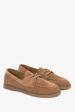 Jasnobrązowe loafersy damskie w stylu żeglarskim z włoskiego weluru naturalnego Premium.