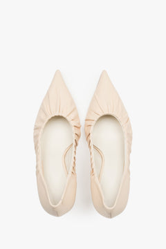 Buty damskie na obcasie, klasyczne, jasnobeżowe, z czubkiem w szpic, z włoskiej skóry Premium, Guglielmo Rotta.