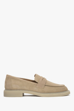 Klasyczne piaskowe loafersy damskie typu Penny z włoskiego weluru naturalnego Estro ER00119212.