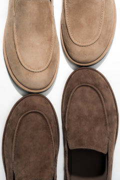 Loafersy damskie, beżowe, z weluru naturalnego, na płaskiej podeszwie, Estro.