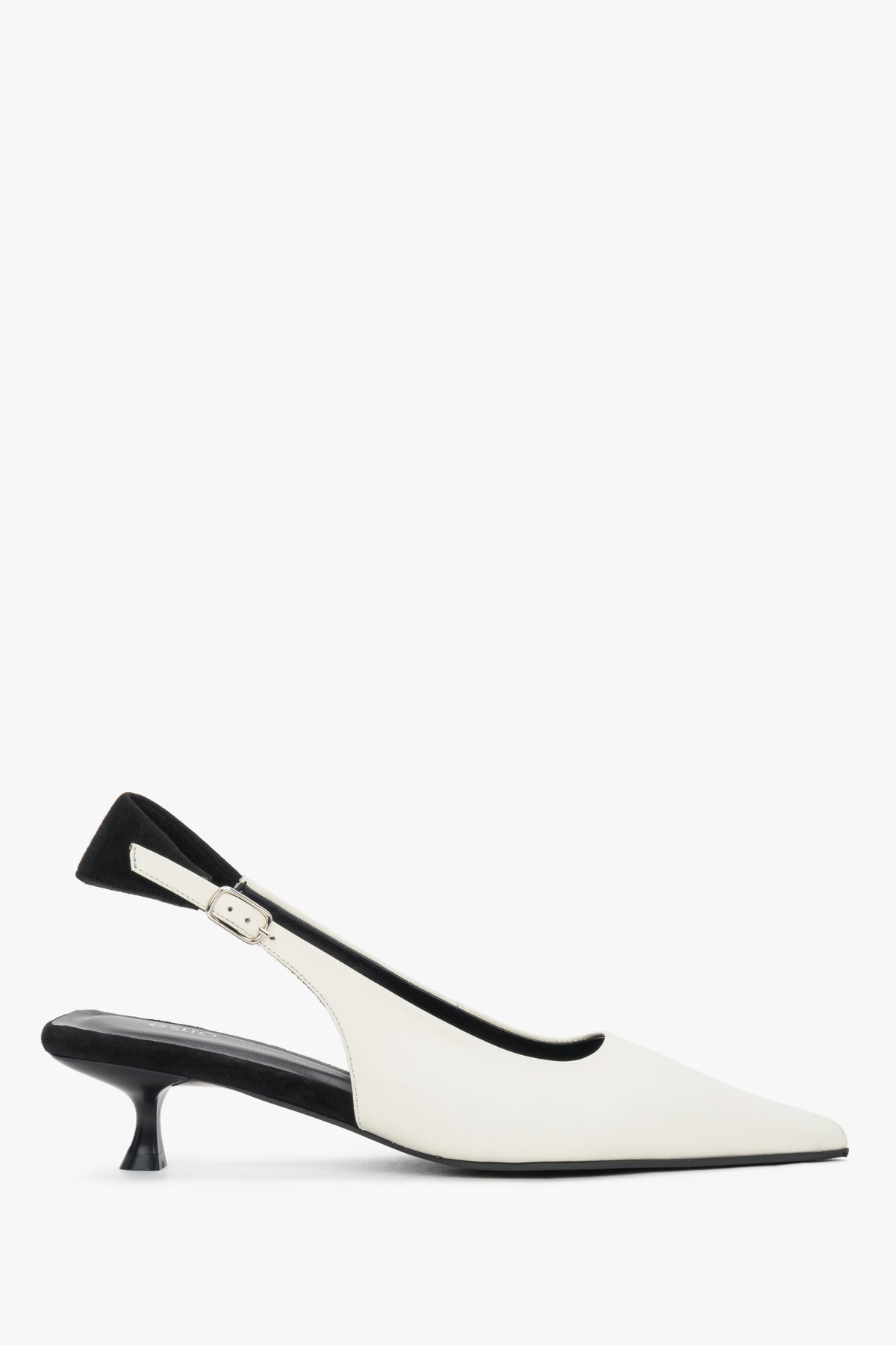 Mlecznobiało - czarne czółenka damskie typu slingback na obcasie kitten heel Estro ER00119766.