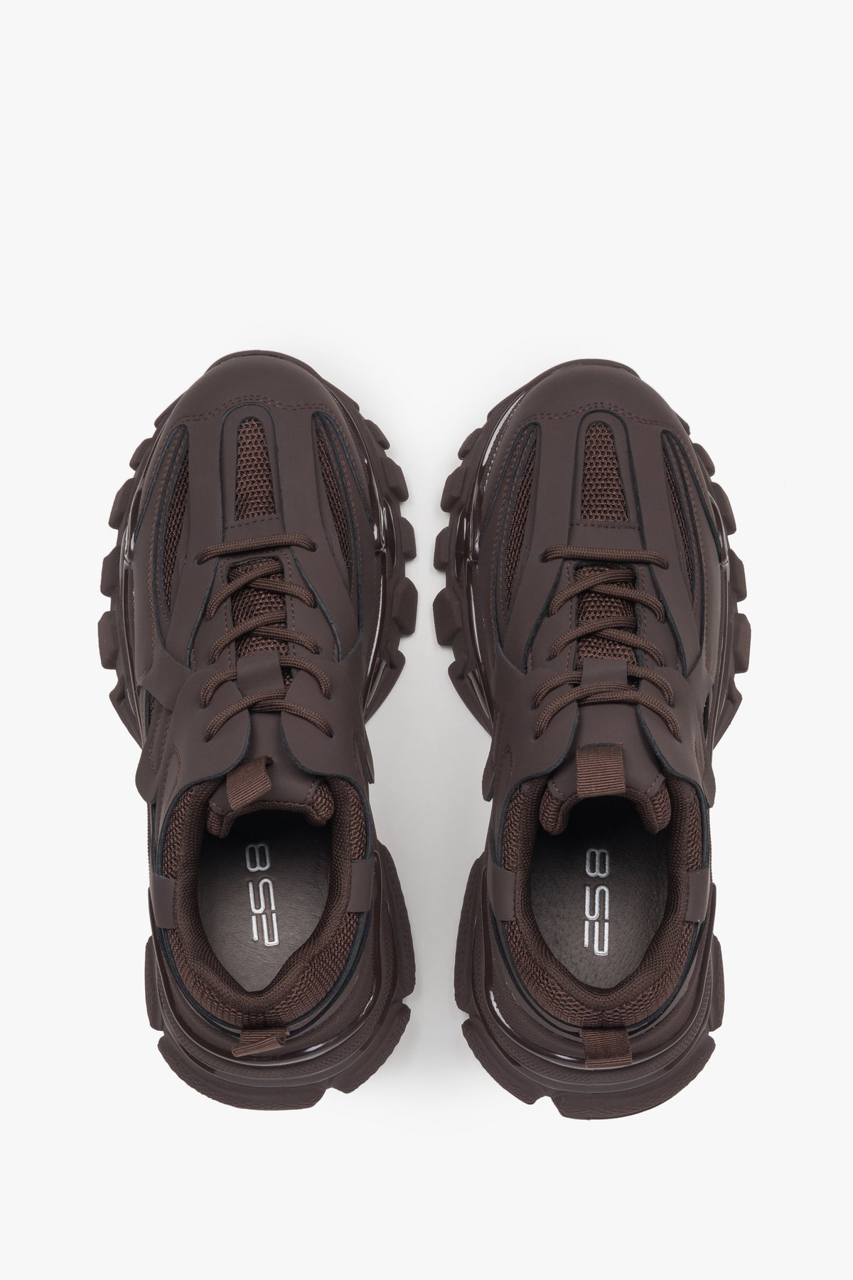 Sneakersy damskie ciemnobrązowe ES8 ze sznurowaniem na wiosnę i jesień - prezentacja obuwia z góry.