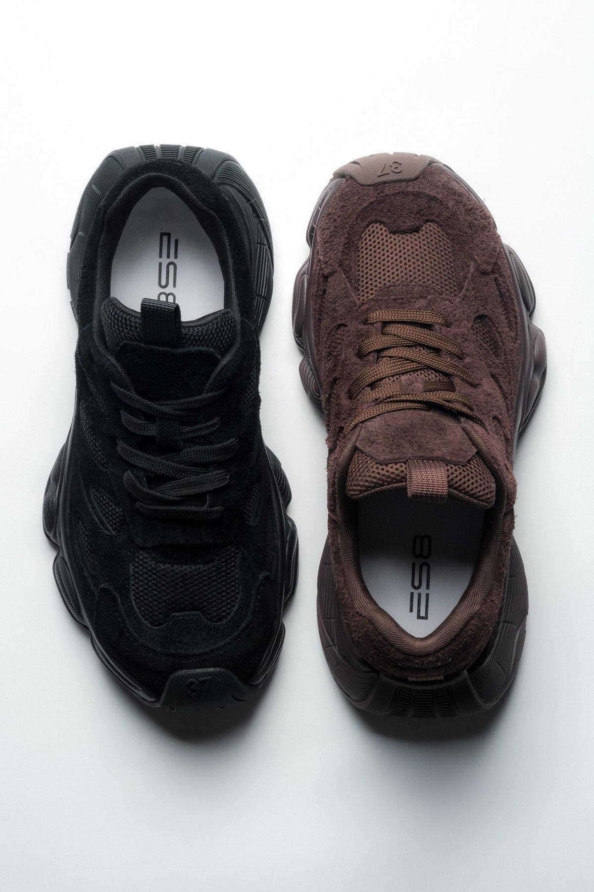 Damskie welurowe sneakersy na platformie ES8 - porównanie kolorów.