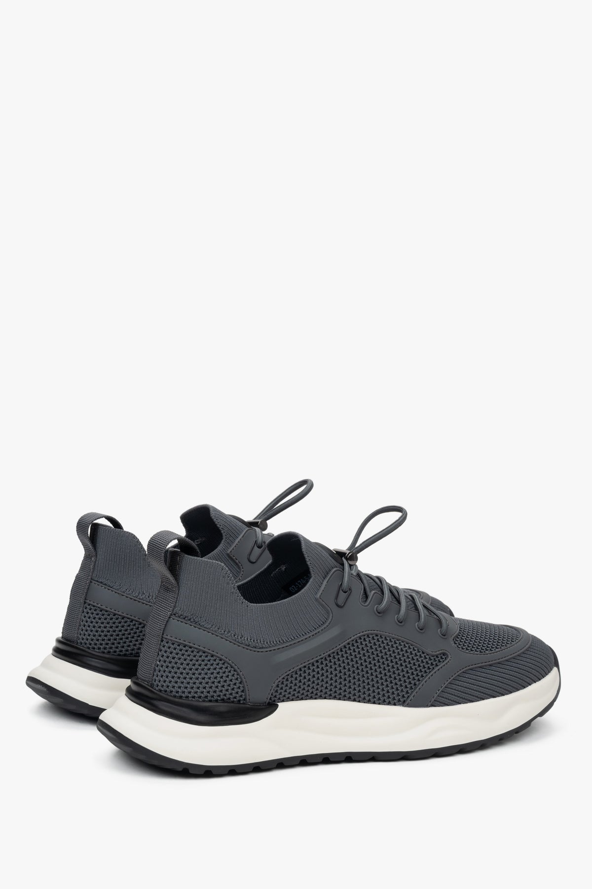 Z miękkich tekstyliów i przewiewnej siateczki, szare sportowe sneakersy męskie ES8.