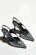 Czółenka typu slingback w kolorze czarnym Estro.