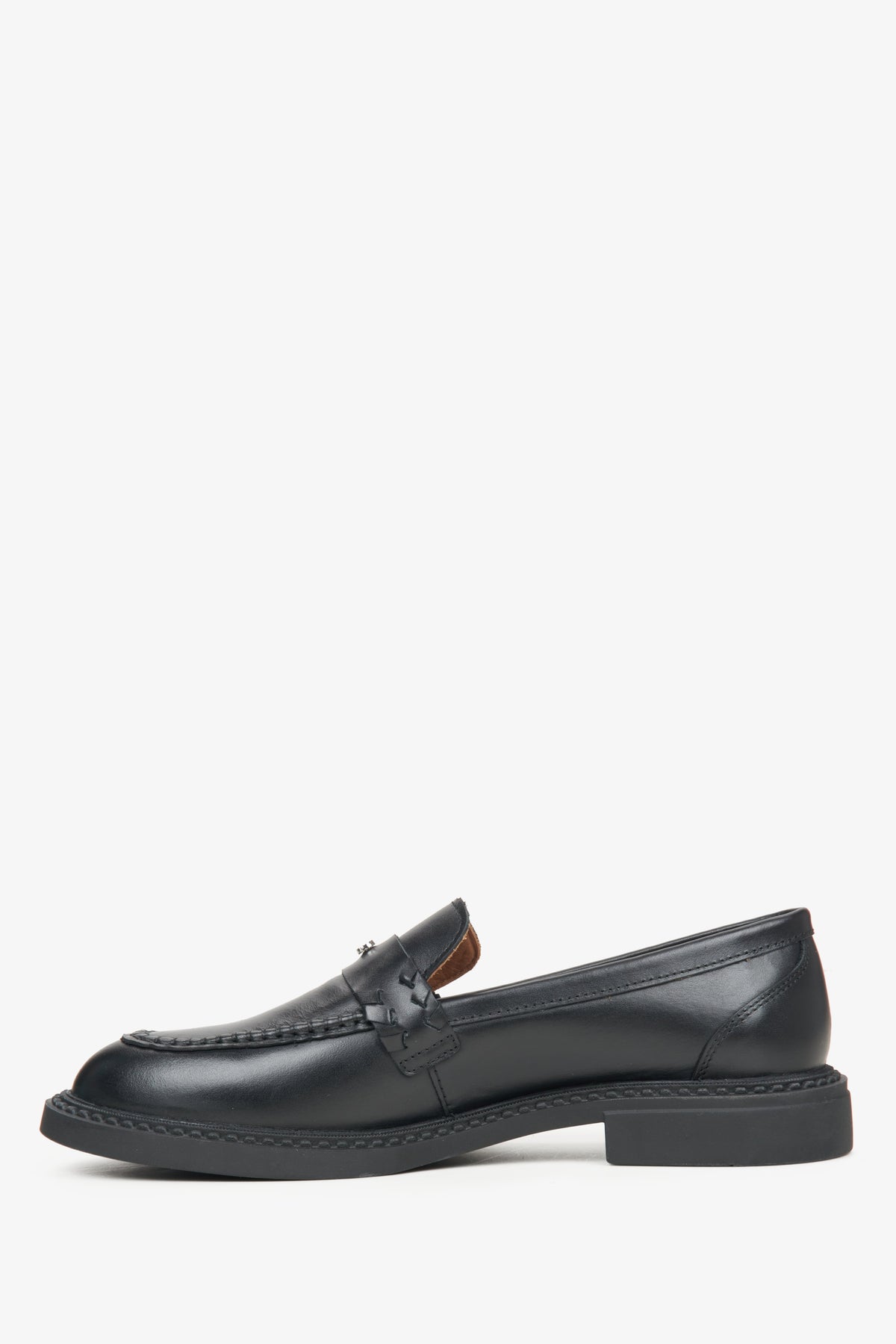 Czarne loafersy damskie ze skóry naturalnej Premium - profil buta.