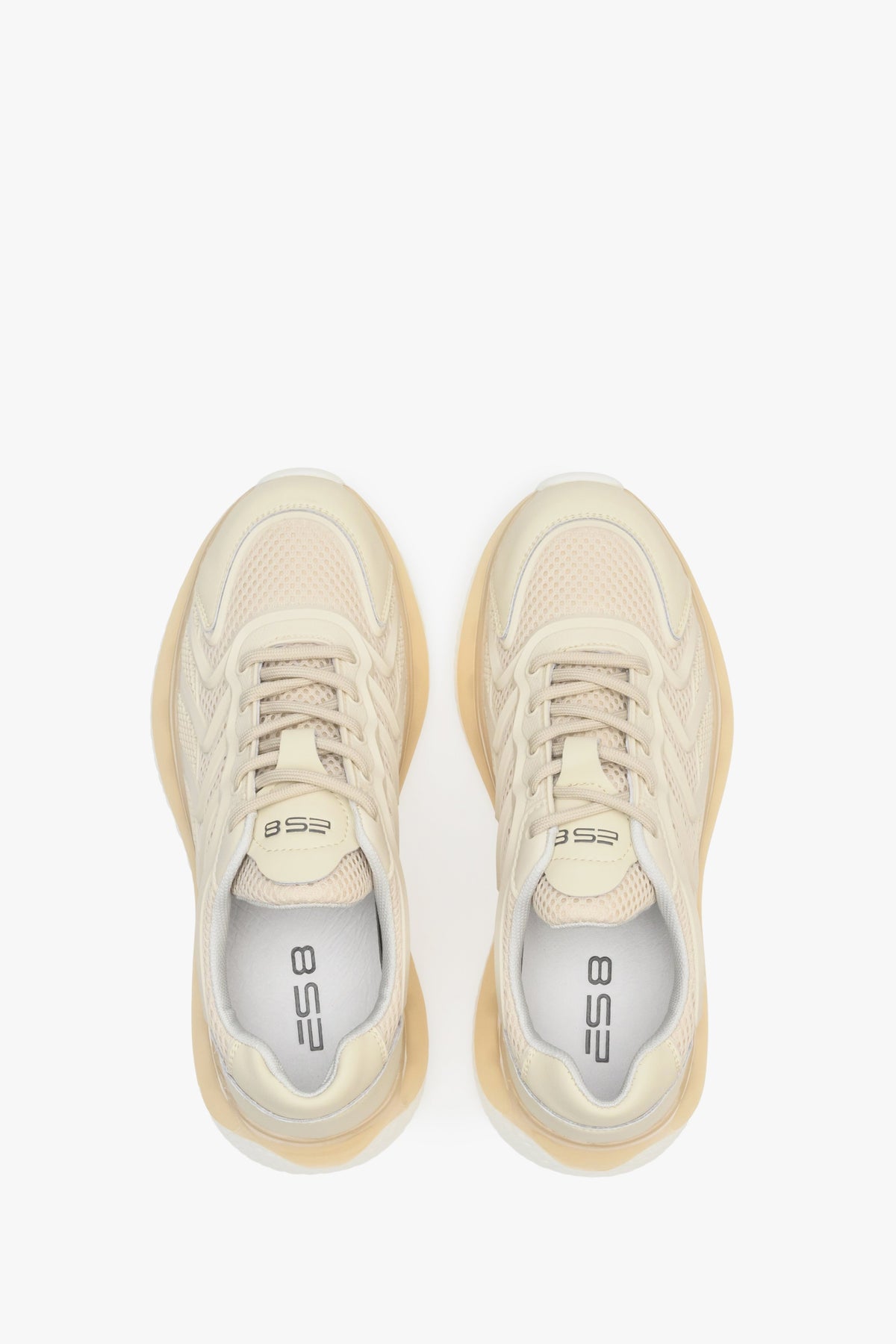 Beżowe damskie sneakersy ES8 ze sznurowaniem.