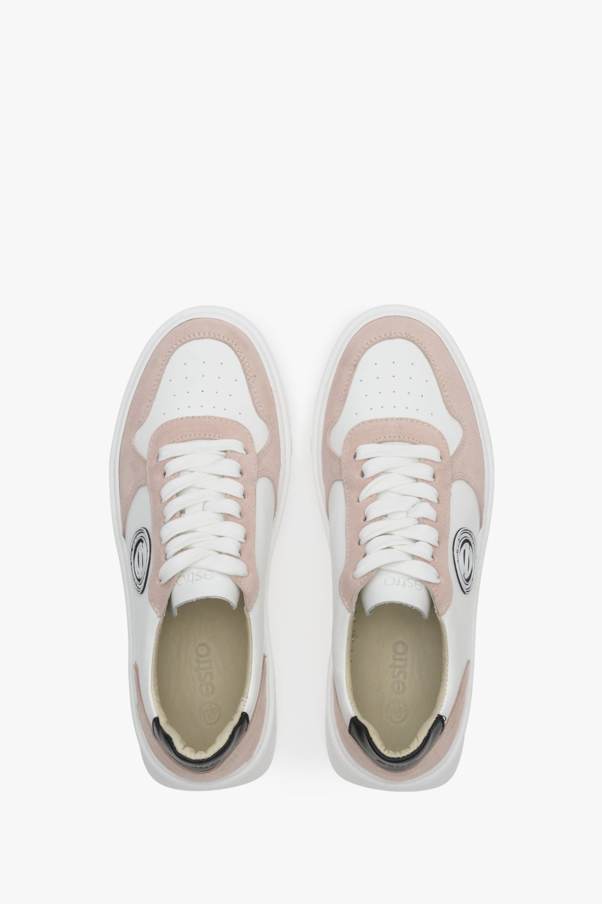 Biało-różowe sneakersy damskie na wiosnę i jesień Estro - prezentacja obuwia z góry.