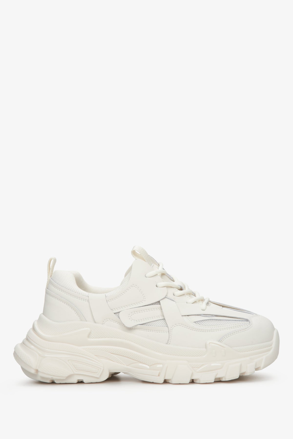 Białe sneakersy damskie na grubej podeszwie ER00112610