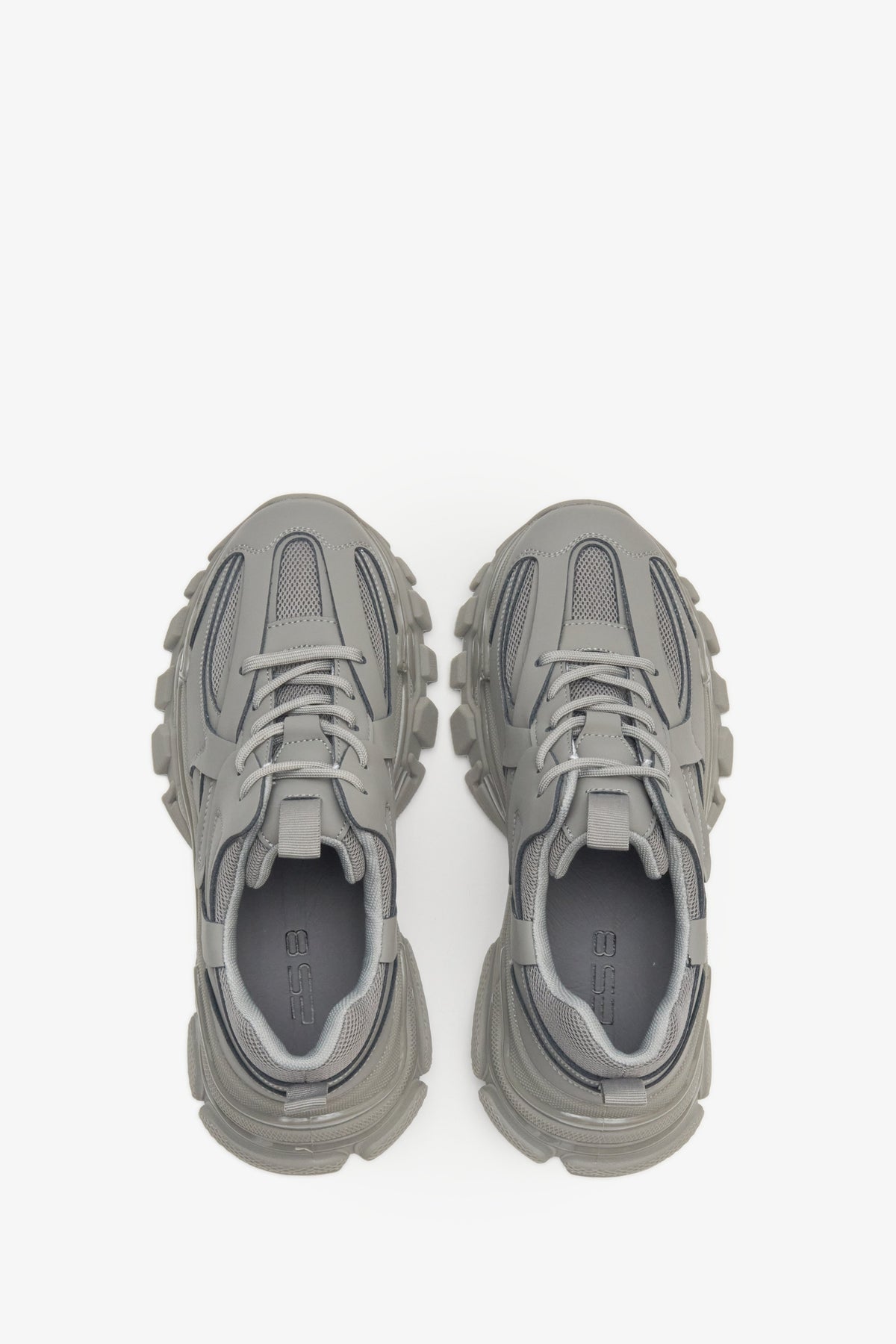 Sneakersy damskie szare ES 8 ze sznurowaniem na wiosnę i jesień - prezentacja obuwia z góry.