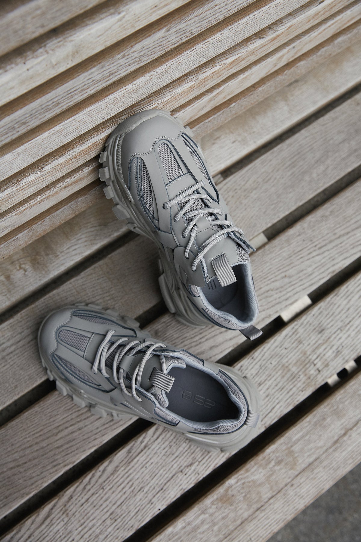 Szare sneakersy damskie na grubej podeszwie ES8 ER00112611